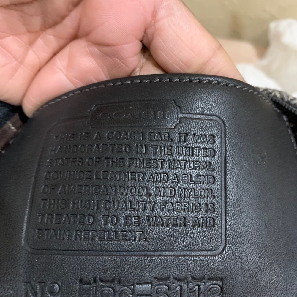 Authentic Coach clutch - Picture 2 of 3